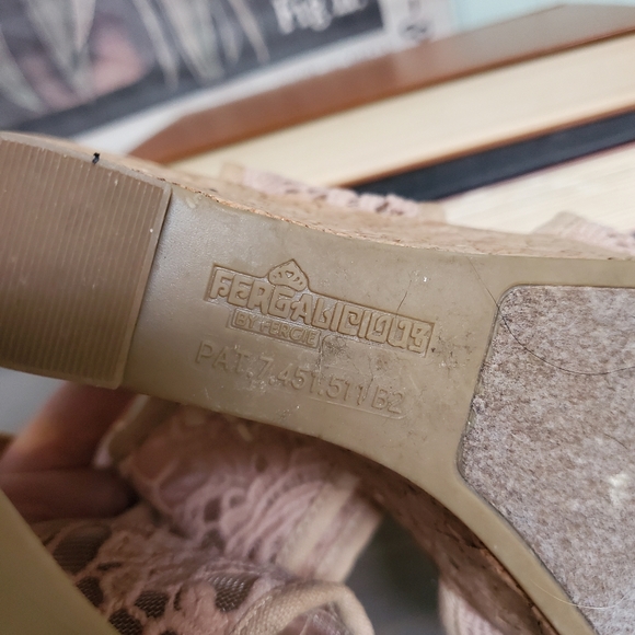 Fergalicious KRAZY Slingback Wedge Sandals Sheer Lace Mesh womens sz 8 - Picture 5 of 9